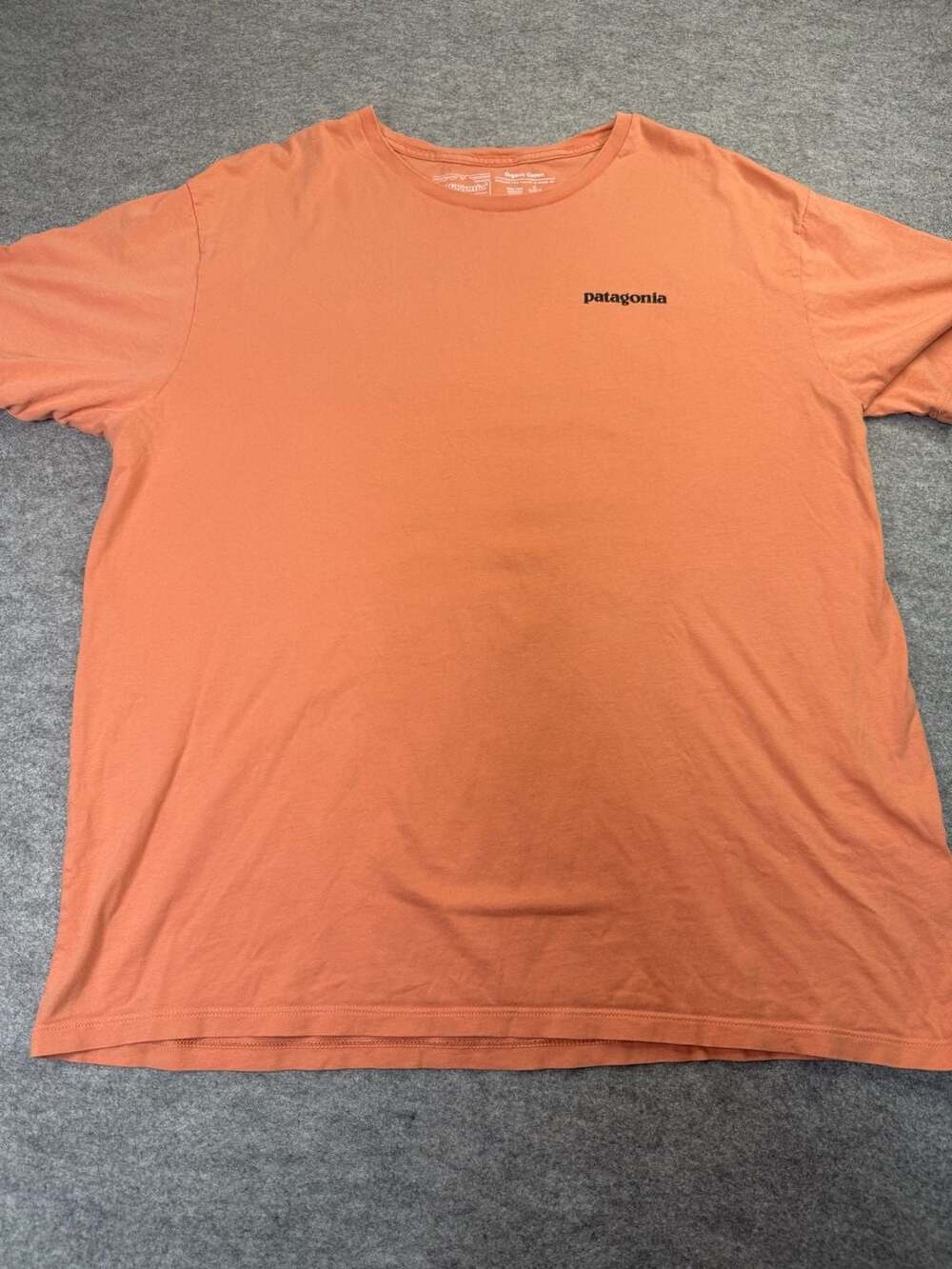 Patagonia P-6 Logo Responsibili-Tee Size L Orange Cotton T-Shirt